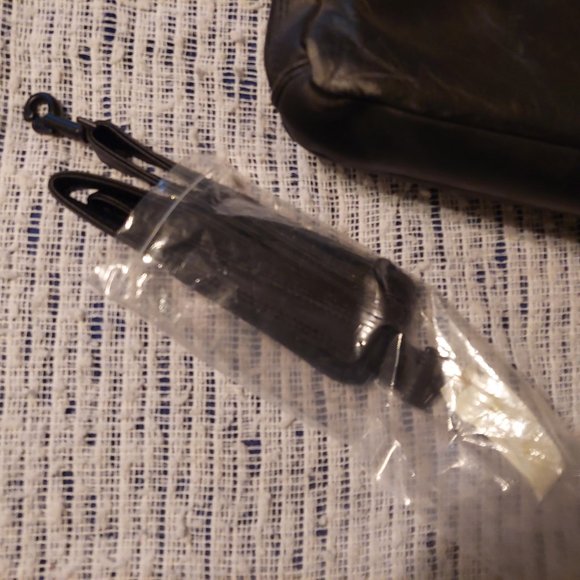 geoffrey beene attache - Picture 10 of 13